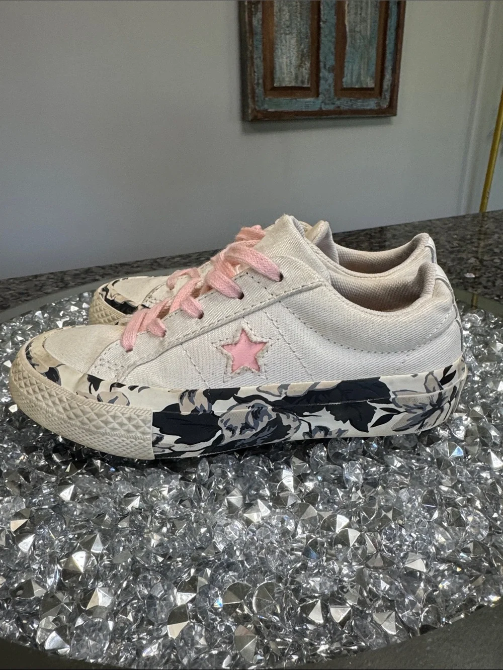 Girls White Canvas Low-Top Sneakers with Pink Star and Floral Sole  11